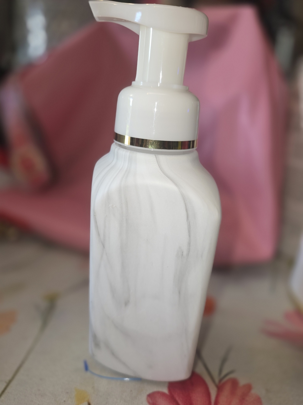 Bath & Body Works White Foaming Hand Soap Bottle - Picture 3 of 4